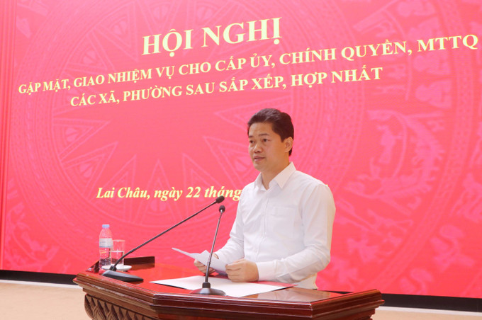 Phó Bí thư Thường trực Tỉnh ủy Lai Châu Vũ Mạnh Hà phát biểu quán triệt, giao vụ cho cấp ủy, chính quyền các xã, phường sau sắp xếp, hợp nhất. Phó Bí thư Thường trực Tỉnh ủy Lai Châu Vũ Mạnh Hà phát biểu quán triệt, giao vụ cho cấp ủy, chính quyền các xã, phường sau sắp xếp, hợp nhất.