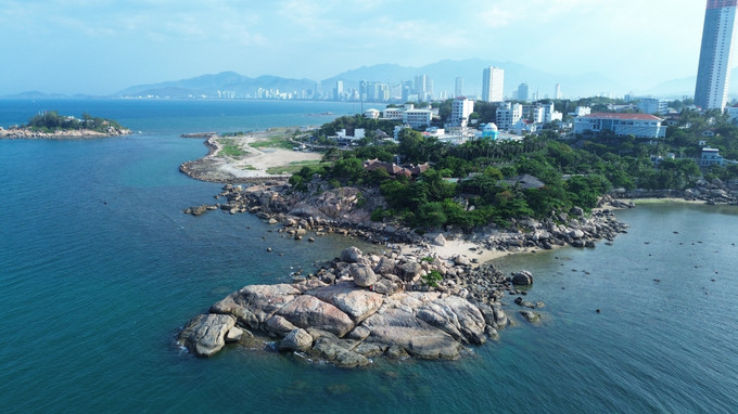 Danh lam thắng cảnh cấp quốc gia Hòn Chồng (phường Bắc Nha Trang, tỉnh Khánh Hòa). khanh-hoa3-0408.jpg