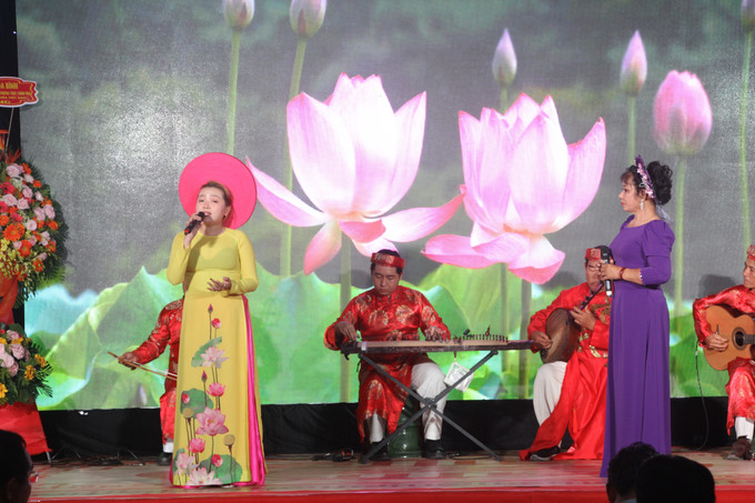 Giao lưu Đờn ca tài tử Nam Bộ tỉnh Long An mở rộng tại đình Vạn Phước (huyện Cần Đước) đến năm 2025 đã được duy trì liên tục 29 năm. Giao lưu Đờn ca tài tử Nam Bộ tỉnh Long An mở rộng tại đình Vạn Phước (huyện Cần Đước) đến năm 2025 đã được duy trì liên tục 29 năm.