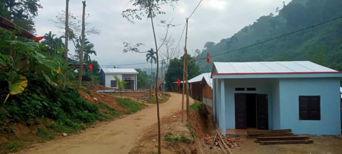 Cùng với chương trình xóa nhà ở tạm, nhà dột nát, trong năm 2025, xã Nam Trà My bố trí sắp xếp dân cư vùng sạt lở núi cho 45 hộ đồng bào. an-cu2-2208.jpg