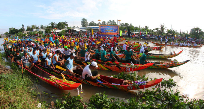 Quang cảnh giải đua. Ảnh: Duy Khương/TTXVN dua-ghe-1910.jpg