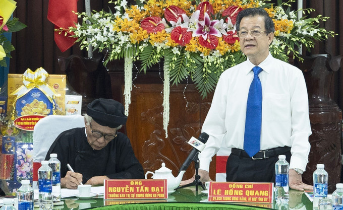 Bí thư Tỉnh ủy An Giang Lê Hồng Quang phát biểu chúc mừng Ban Trị sự Trung ương Giáo hội Phật giáo Hòa Hảo. hoa-hao1-1106.jpg