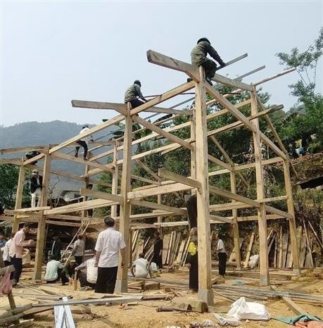 Tính đến ngày 13/5/2025, toàn tỉnh Yên Bái đã khởi công xóa 100% nhà tạm, nhà dột nát, trong đó đã hoàn thành gần có 1.800 nhà, đạt gần 80% so với kế hoạch. Ảnh: Tiến Khánh/TTXVN Tính đến ngày 13/5/2025, toàn tỉnh Yên Bái đã khởi công xóa 100% nhà tạm, nhà dột nát, trong đó đã hoàn thành gần có 1.800 nhà, đạt gần 80% so với kế hoạch. Ảnh: Tiến Khánh/TTXVN