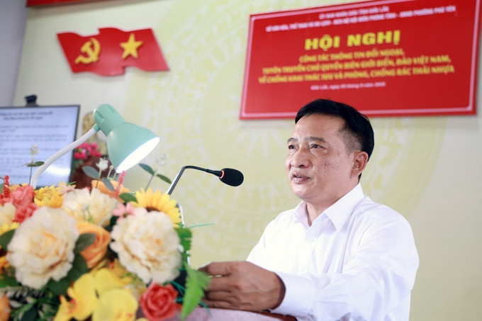 Báo cáo viên tuyên truyền về chủ quyền biên gới biển, đảo Việt Nam. trung-bay1-0509.jpg