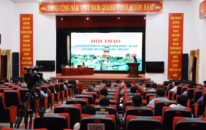Hội thảo "Giải pháp xây dựng hệ sinh thái nông nghiệp gắn du lịch xanh và bền vững trong chuỗi liên kết” .