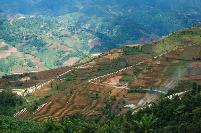 Khung cảnh lung linh, hùng vĩ trên những thửa ruộng bậc thang mùa nước đổ, thu hút đông đảo khách du lịch đến chiêm ngưỡng. mu-cang-chai5-2506.jpg