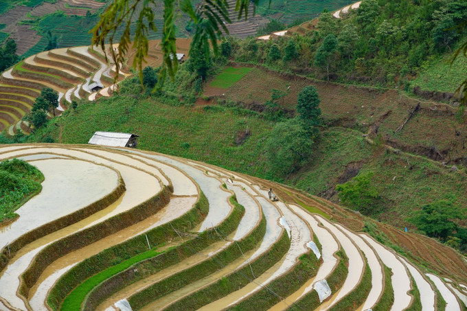 Những thửa ruộng bậc thang mùa nước đổ ở xã Kim Nọi, huyện Mù Cang Chải mang vẻ đẹp đặc trưng của những “dải lụa” vắt ngang lưng trời. mu-cang-chai3-2506.jpg