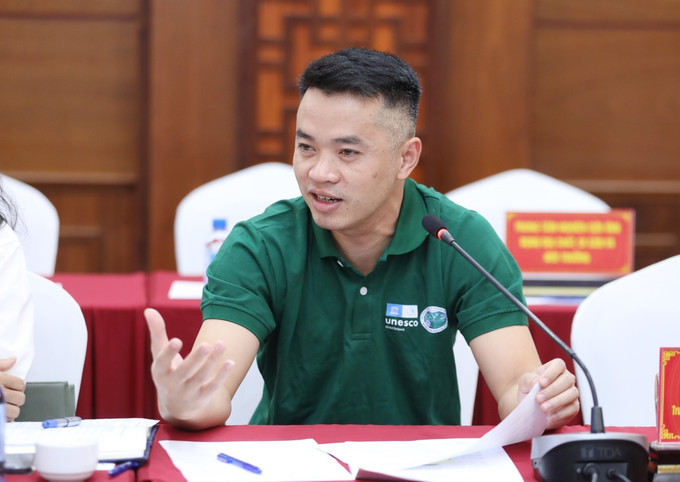 Ông Vi Trần Thùy, Trưởng Ban Quản lý Công viên địa chất toàn cầu UNESCO Non nước Cao Bằng phát biểu tại Hội nghị. Ảnh: Anh Tuấn/TTXVN lang-son3-2906.jpg