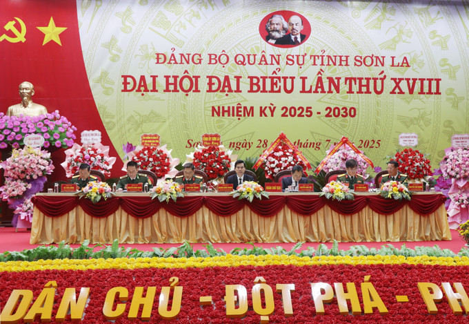 Đoàn Chủ tịch chủ trì Đại hội. Đoàn Chủ tịch chủ trì Đại hội.