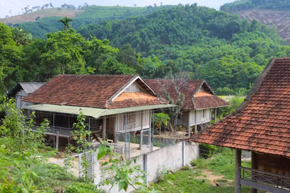 Nhà sàn người Thái ở thung lũng Bình Chuẩn
