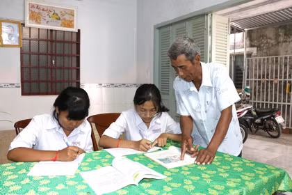Người có uy tín góp sức đổi thay vùng đồng bào Khmer