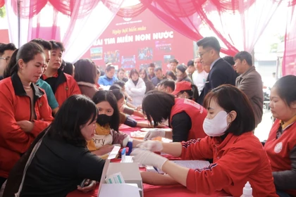 Ngày hội 'Trái tim miền non nước'