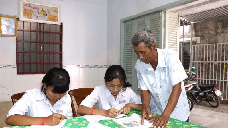 Người có uy tín góp sức đổi thay vùng đồng bào Khmer
