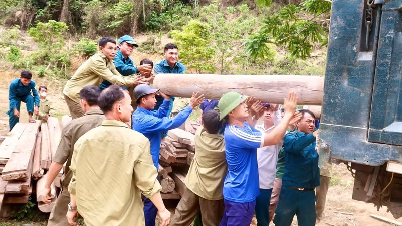 Nghệ An: Chung tay hỗ trợ 16 hộ dân về khu tái định cư tập trung