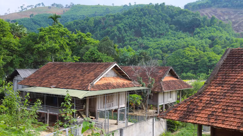 Nhà sàn người Thái ở thung lũng Bình Chuẩn
