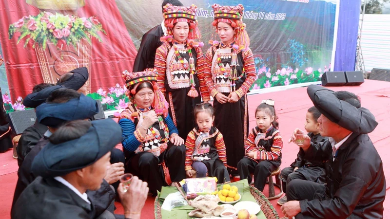 Nhiều hoạt động đặc sắc tại Ngày hội văn hóa - Tết cổ truyền dân tộc Hà Nhì 