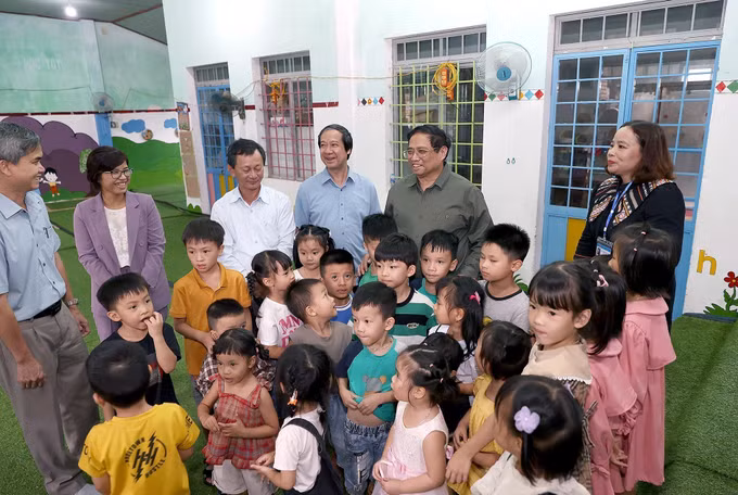 Thủ tướng Phạm Minh Chính khảo sát, kiểm tra các cơ sở, dự án kinh tế - xã hội tại tỉnh Kon Tum ảnh 9