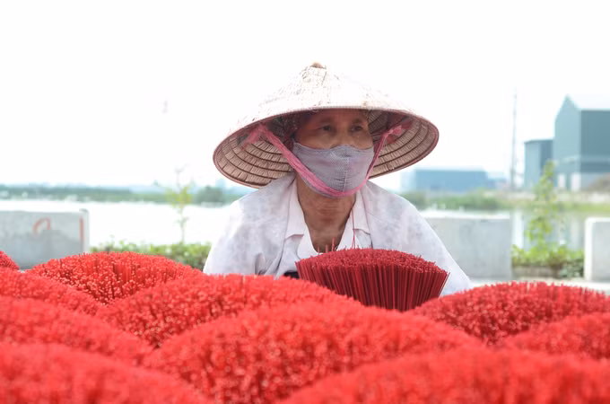 Làng nghề tăm hương truyền thống Quảng Phú Cầu hướng tới “lợi ích kép” ảnh 12