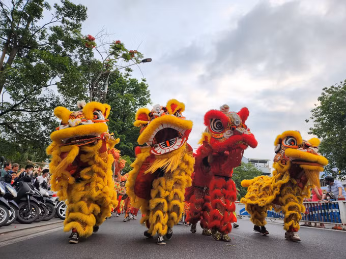 Festival nghề truyền thống Huế 2023: Đặc sắc Lễ hội Quảng diễn đường phố ảnh 1