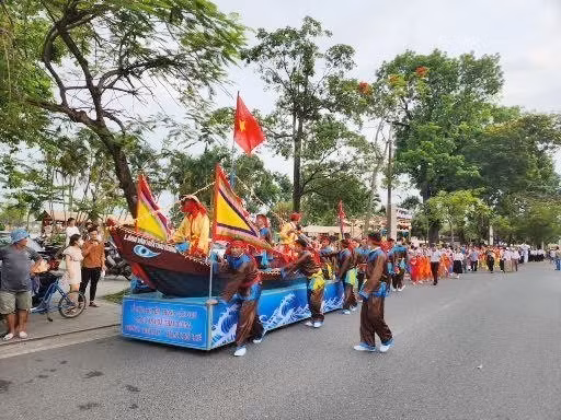 Festival nghề truyền thống Huế 2023: Đặc sắc Lễ hội Quảng diễn đường phố ảnh 3