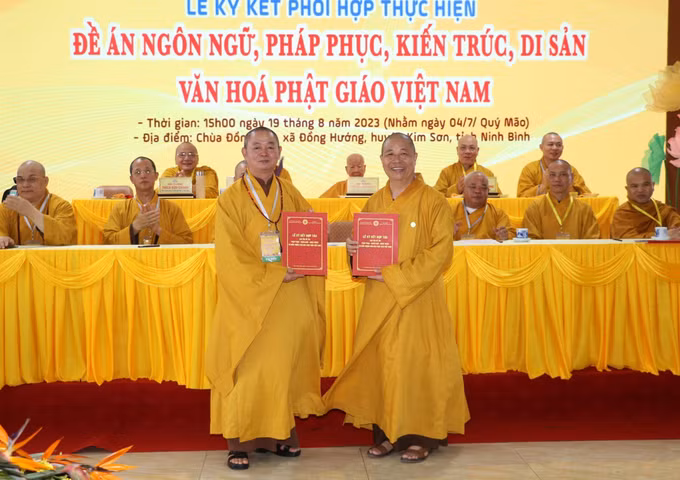 Hàng nghìn người dự Lễ hội thắp sáng tri ân nhân mùa Vu lan báo hiếu 2023 ảnh 3