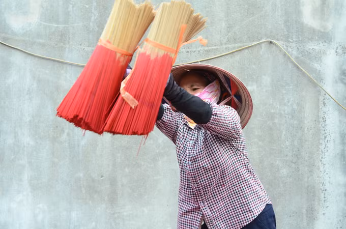 Làng nghề tăm hương truyền thống Quảng Phú Cầu hướng tới “lợi ích kép” ảnh 8