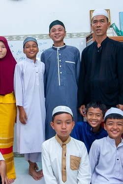 Những tấm gương sáng điển hình trong cộng đồng người Chăm ở TP Hồ Chí Minh