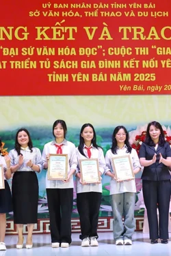 Khơi dậy tình yêu sách và văn hóa đọc trong các gia đình dân tộc thiểu số, miền núi