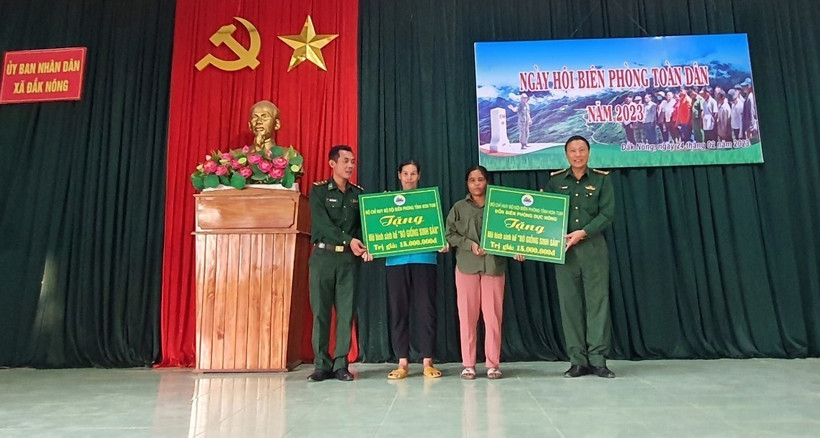 Thắt chặt tình quân dân nơi biên giới