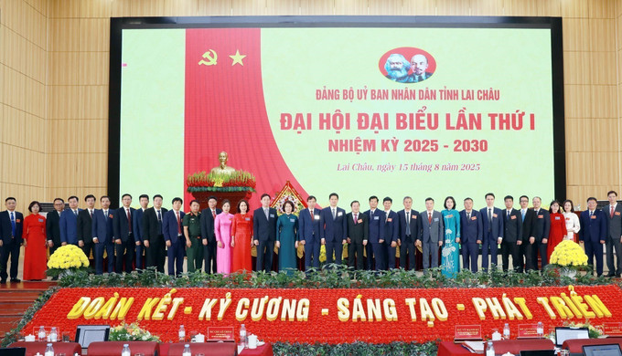 Ban Chấp hành Đảng bộ UBND tỉnh Lai Châu nhiệm kỳ 2025 - 2030 ra mắt Đại hội. Ban Chấp hành Đảng bộ UBND tỉnh Lai Châu nhiệm kỳ 2025 - 2030 ra mắt Đại hội.
