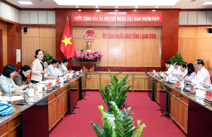 Quang cảnh buổi làm việc giữa đoàn khảo sát với lãnh đạo UBND tỉnh Lạng Sơn cùng các sở, ngành liên quan. lang-son-1.jpg