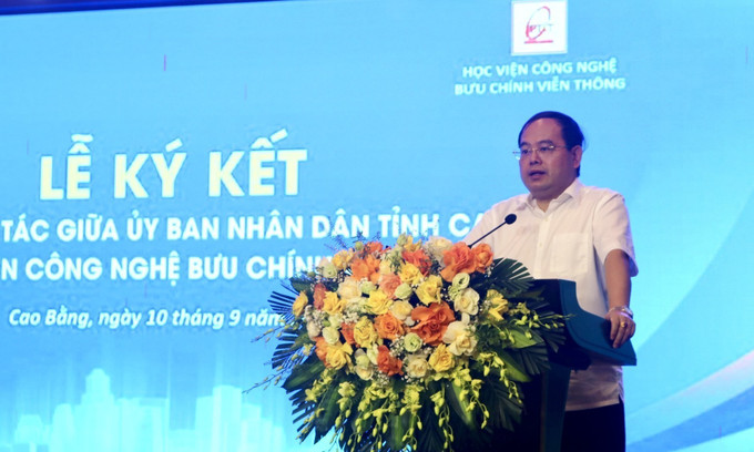 Bí thư Tỉnh uỷ Cao Bằng Quản Minh Cường phát biểu. Bí thư Tỉnh uỷ Cao Bằng Quản Minh Cường phát biểu.