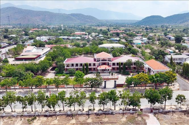 Một góc của Trung tâm huyện Bác Ái hiện nay. Ảnh: Công Thử/TTXVN Một góc của Trung tâm huyện Bác Ái hiện nay. Ảnh: Công Thử/TTXVN