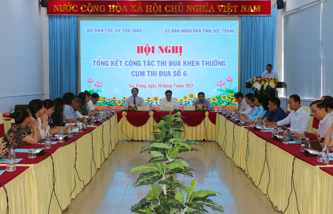 Quang cảnh buổi tổng kết. Quang cảnh buổi tổng kết.