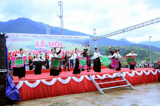 Chương trình văn nghệ tại Lễ hội mừng cơm mới xã Ngọc Chiến năm 2025. son-la-4.jpg