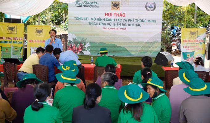 Hội thảo tổng kết ghi nhận phản hồi tích cực của các hộ dân sau thời gian tham gia áp mô hình canh tác cà phê thông minh tại Gia Lai.