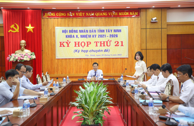 Các đại biểu tham gia thảo luận tổ tại kỳ họp thứ 21, HĐND tỉnh Tây Ninh khóa X, nhiệm kỳ 2021 – 2026. Ảnh: Giang Phương/TTXVN tay-ninh.jpg