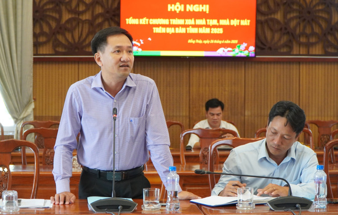 Đại diện Ban Chỉ đạo xóa nhà tạm, nhà dột nát trên địa bàn thành phố Cao Lãnh phát biểu tại Hội nghị. Đại diện Ban Chỉ đạo xóa nhà tạm, nhà dột nát trên địa bàn thành phố Cao Lãnh phát biểu tại Hội nghị.