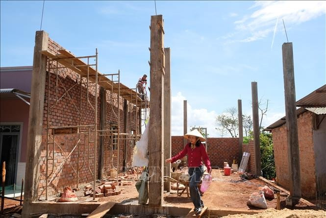 Tỉnh Lâm Đồng hiện còn 640 căn nhà tạm, nhà dột nát chưa hoàn thành. lam-dong-2.jpg