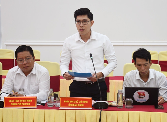 Đại biểu tham gia thảo luận đóng góp dự thảo đề án. Đại biểu tham gia thảo luận đóng góp dự thảo đề án.