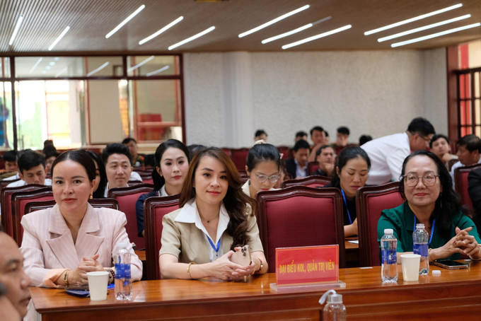 Các đại biểu tham dự chương trình. Các đại biểu tham dự chương trình.