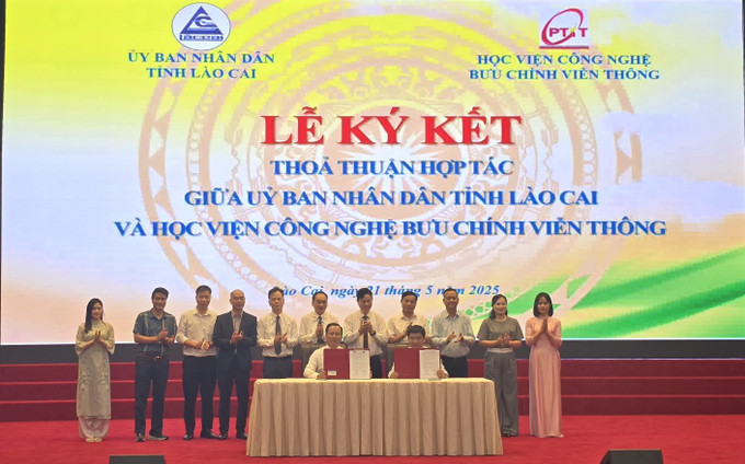 Lễ ký kết thỏa thuận hợp tác giữa UBND tỉnh Lào Cai với Học viện Công nghệ Bưu chính Viễn thông nhằm tăng cường đổi mới sáng tạo, thực hiện chuyển đổi số trong tại địa phương. Lễ ký kết thỏa thuận hợp tác giữa UBND tỉnh Lào Cai với Học viện Công nghệ Bưu chính Viễn thông nhằm tăng cường đổi mới sáng tạo, thực hiện chuyển đổi số trong tại địa phương.