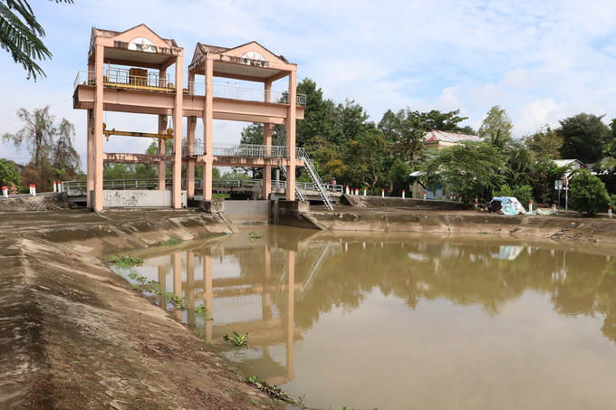 Cống Miễu Chai vận hành đóng ngăn lũ và triều cường. kiem-soat-lu-1.jpg