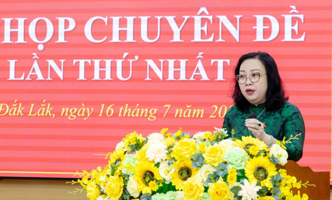 Phó Bí thư Thường trực Tỉnh ủy, Chủ tịch HĐND tỉnh Đắk Lắk Cao Thị Hòa An phát biểu bế mạc Kỳ họp. hop-chuyen-de-2.jpg