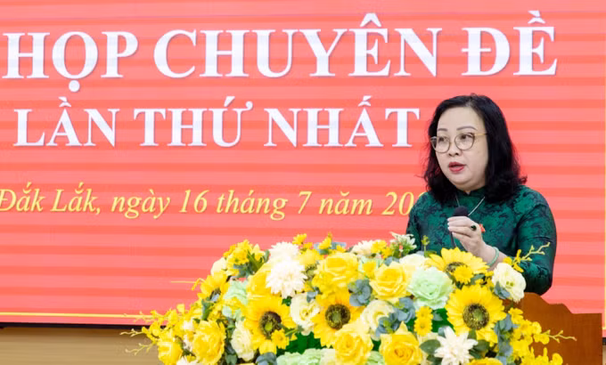 hop-chuyen-de-2.jpg