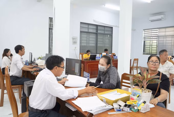 chinh-quyen-1.jpg