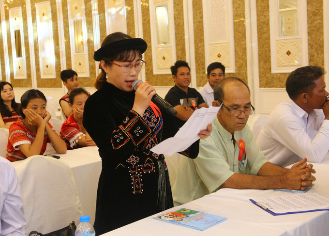 Đại diện đồng bào dân tộc thiểu số trên địa bàn tỉnh Đồng Nai chia sẻ những kinh nghiệm trong gìn giữ văn hóa gia đình. Đại diện đồng bào dân tộc thiểu số trên địa bàn tỉnh Đồng Nai chia sẻ những kinh nghiệm trong gìn giữ văn hóa gia đình.