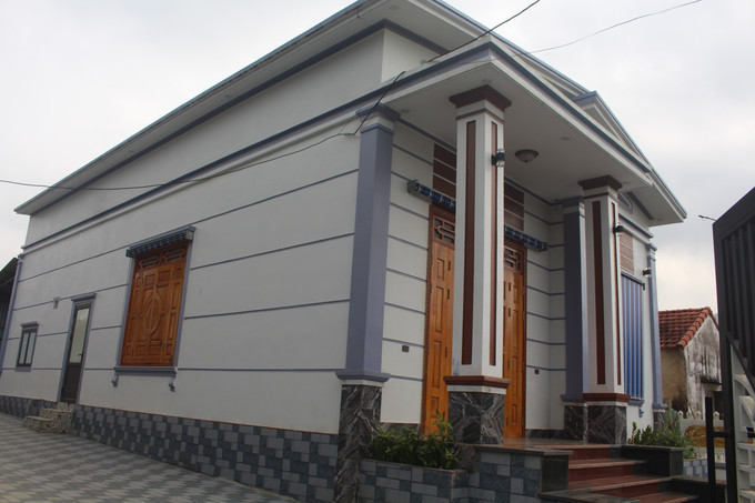 Đa số hộ có con em đi xuất khẩu lao động đều xây sửa được nhà cửa khang trang, kiên cố, góp phần xây dựng nông thôn mới. Ảnh Nguyễn Nam/TTXVN