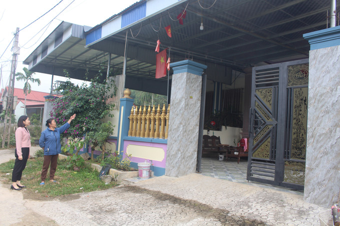 Nhờ số tiền con gái đi xuất khẩu lao động Nhật Bản gửi về, gia đình bà Lê Thị Hợi ở thôn Triu, xã Điền Lư đã xây dựng được nhà mới khang trang, có đời sống khá giả. Ảnh Nguyễn Nam/TTXVN