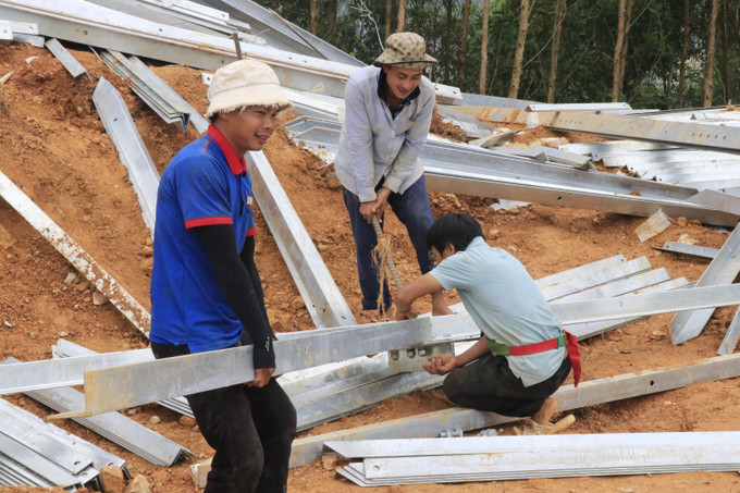 Các nhà thầu tranh thủ thời tiết nắng ráo đẩy nhanh tiến độ Dự án Đường dây 500kV Lào Cai - Vĩnh Yên. Ảnh: Đinh Thùy/TTXVN Các nhà thầu tranh thủ thời tiết nắng ráo đẩy nhanh tiến độ Dự án Đường dây 500kV Lào Cai - Vĩnh Yên. Ảnh: Đinh Thùy/TTXVN